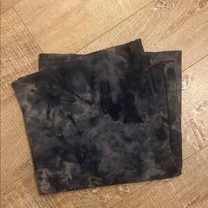 Lululemon Vinyasa Scarf - Black Tie-Dye Scarf